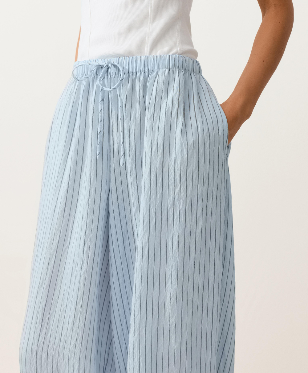 OYSHO Длинные брюки-блумер полосатые, пыльно-голубой