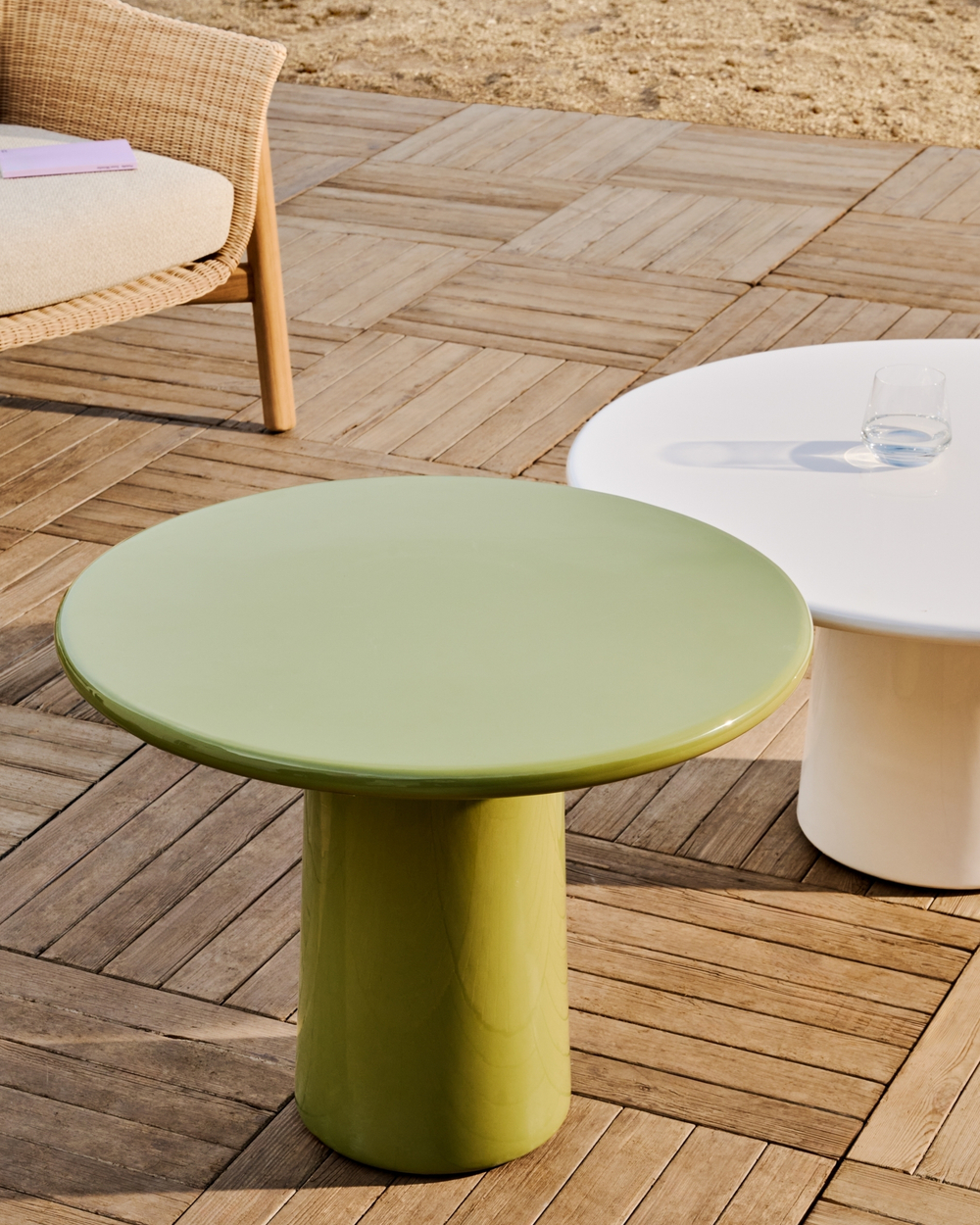 Журнальный столик Albanella из цемента с глянцевой зеленой отделкой Ø65 см