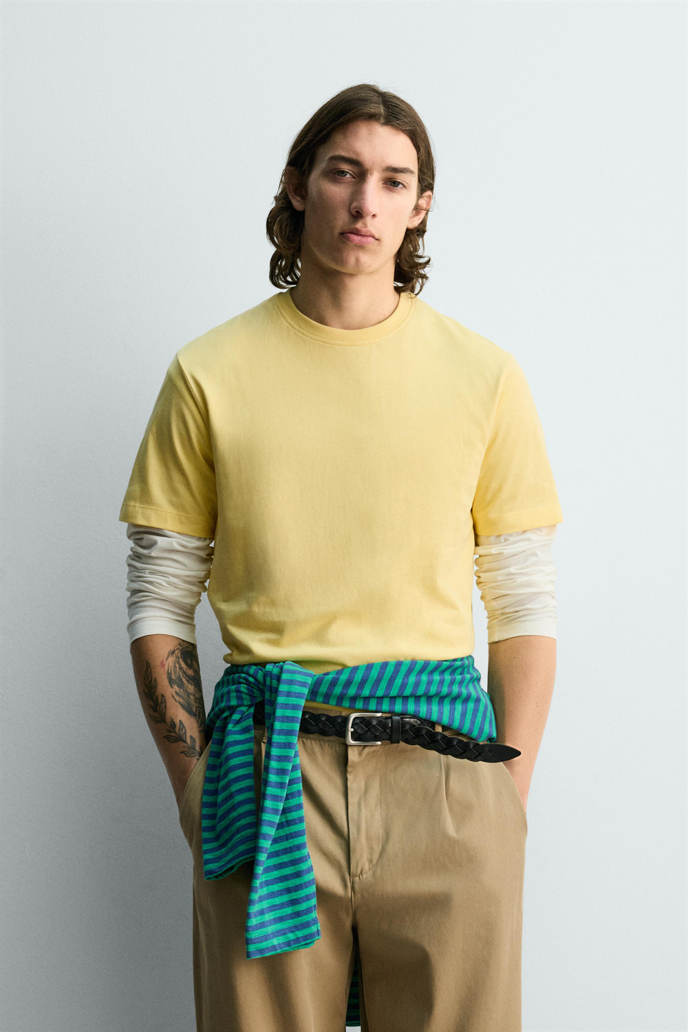 ZARA ФУТБОЛКА REGULAR FIT ЖАККАРД В ПОЛОСКУ, ЖЕЛТЫЙ