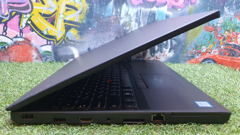 Ноутбук Lenovo i7-6/16Gb/940MX 2Gb/2.5K