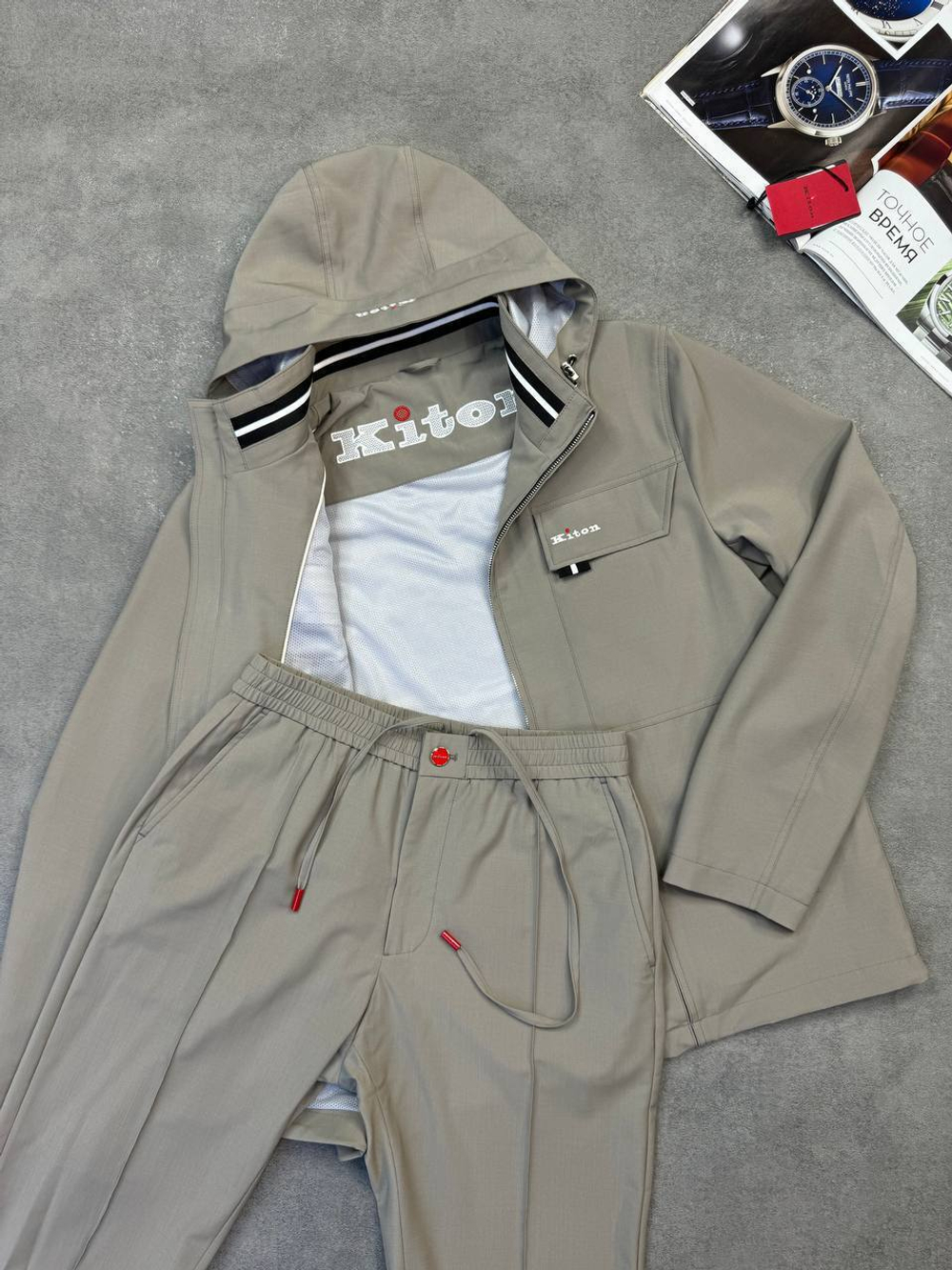 Прогулочный костюм Kiton