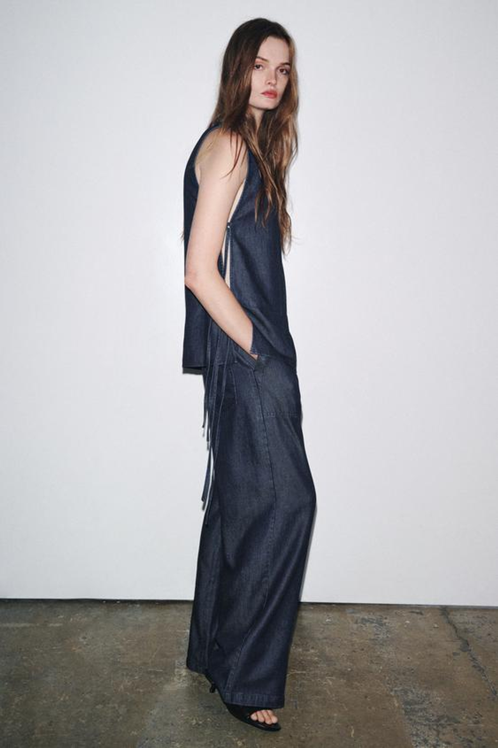 ZARA ДЖИНСОВЫЕ БРЮКИ С ПЕРЕКРЕСТНОЙ ЗАСТЕЖКОЙ — ZW COLLECTION, СИНИЙ