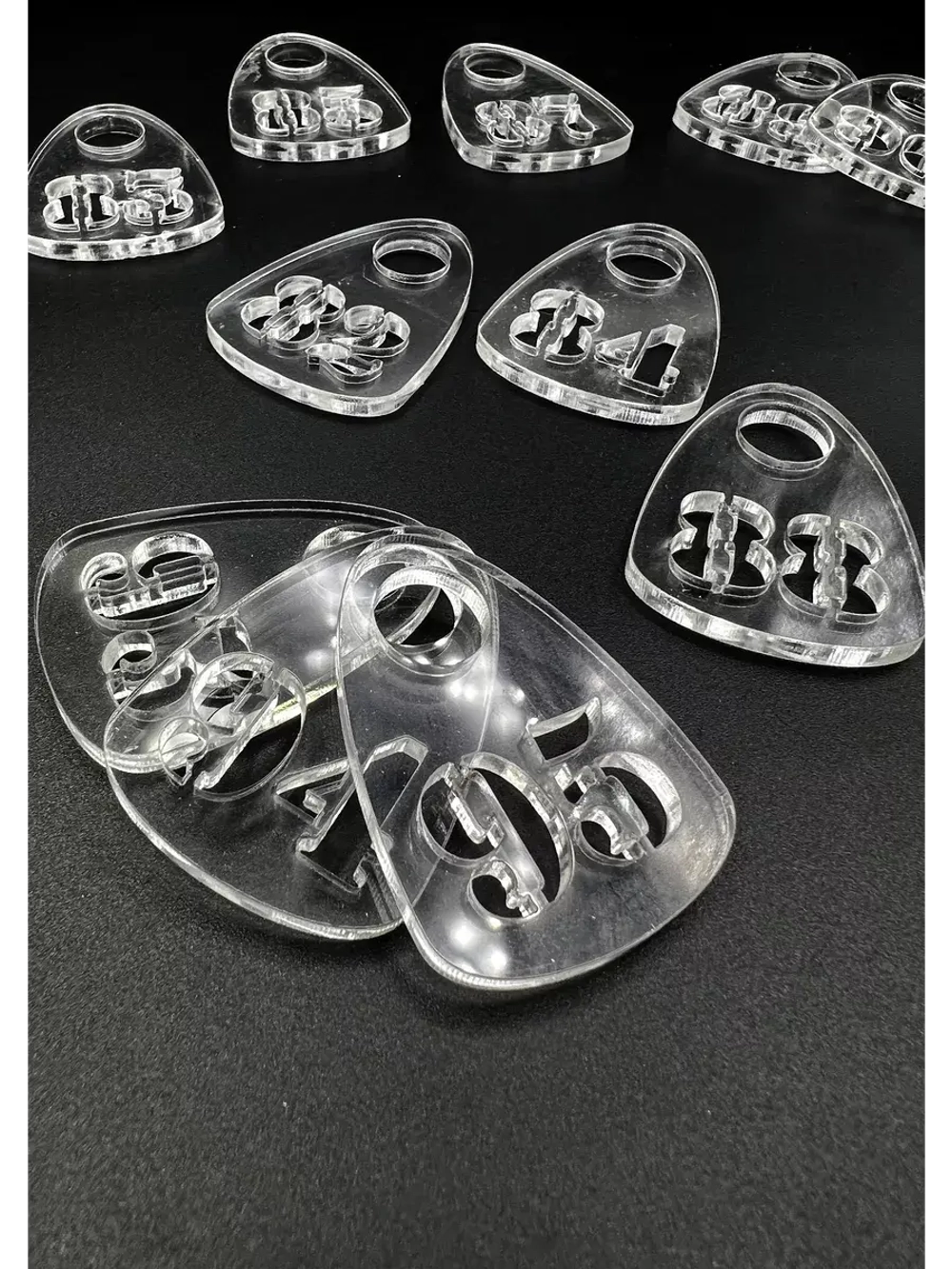 Номерки для гардероба прорезные