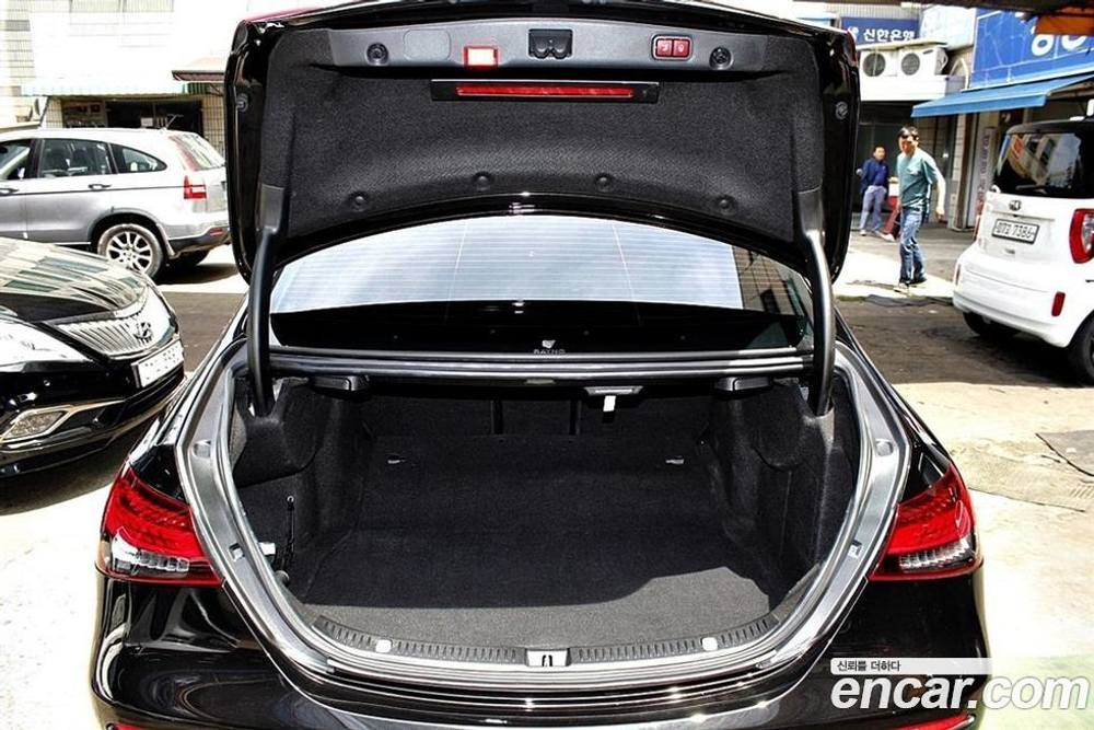 Mercedes-Benz E-Class W213 E220d 4MATIC AMG Line (12.2020)