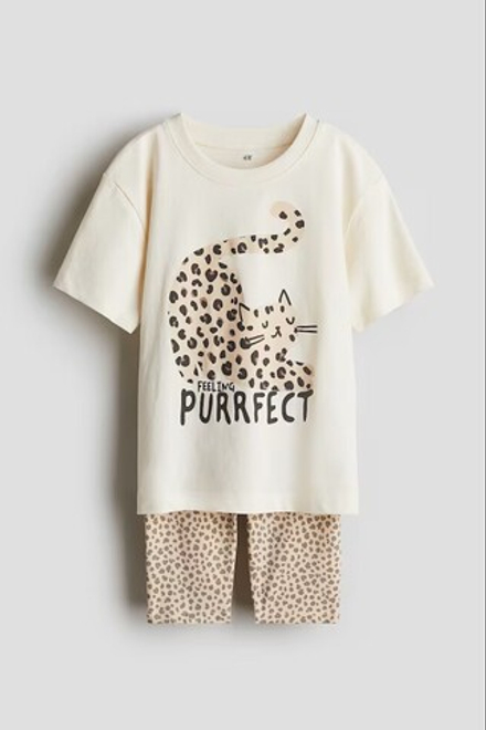 H&M Комплект из футболки и шорт с принтом, кремовый