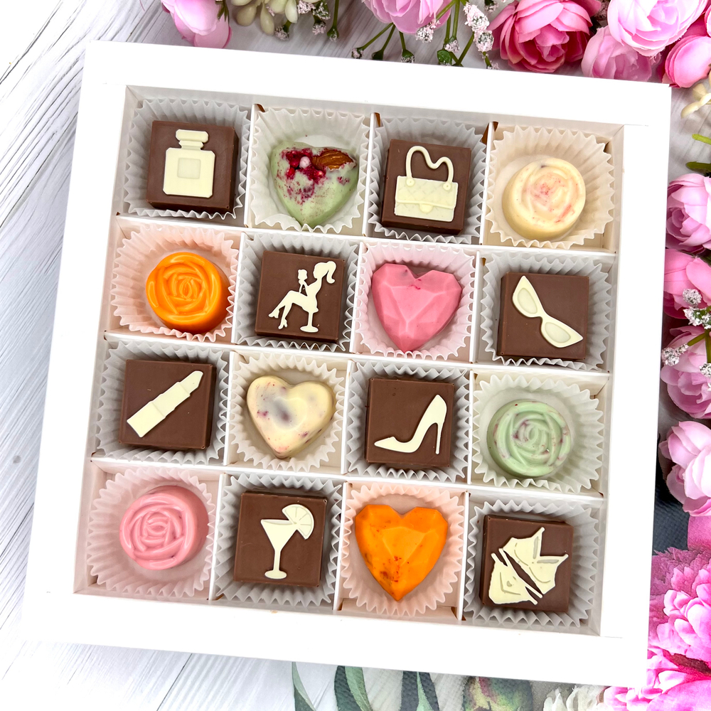 Шоколадный набор "Женские штучки": 16 конфет ручной работы