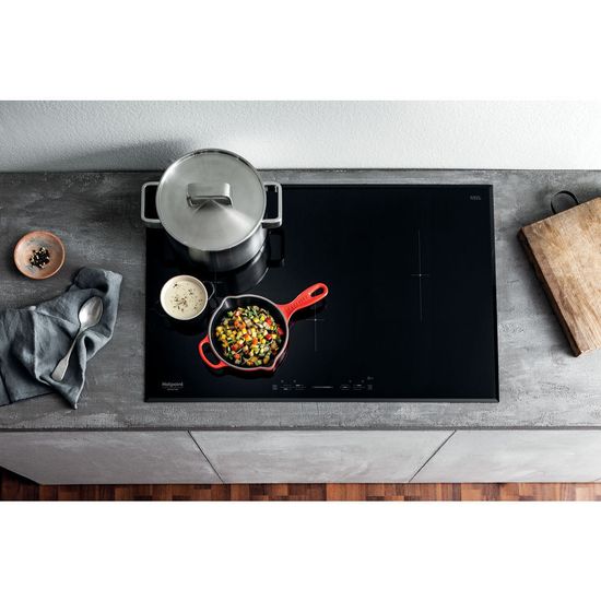 Индукционная варочная панель Hotpoint-Ariston KIS 841 F B