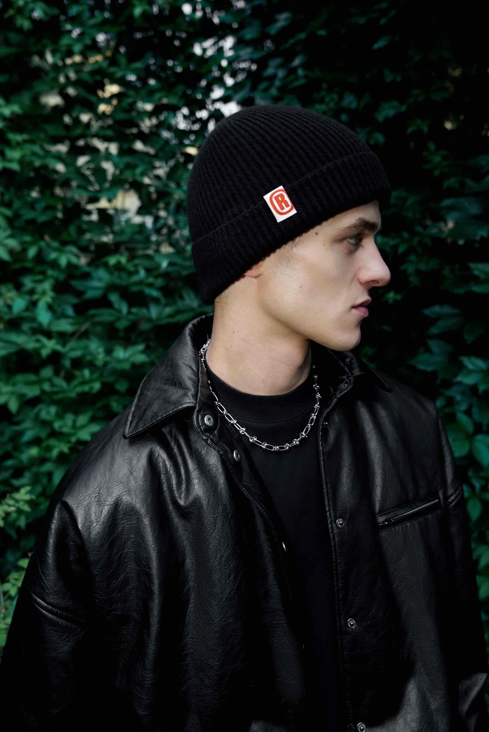 Шапка бини из шерсти мериноса черная