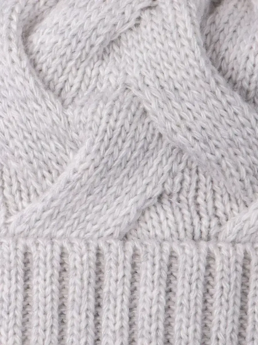 Шапка для девочки на завязках на осень