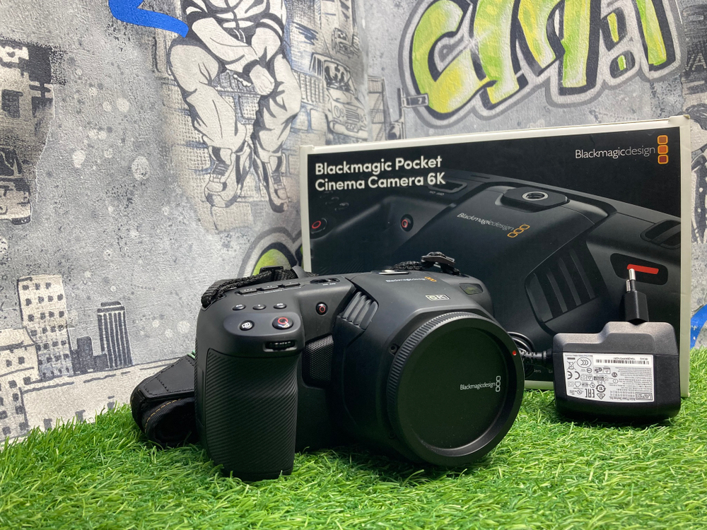 BlackMagic Pocket Cinema Camera 6K EF