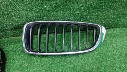 Решетка радиатора левая BMW 4er F32 (2013-2020)