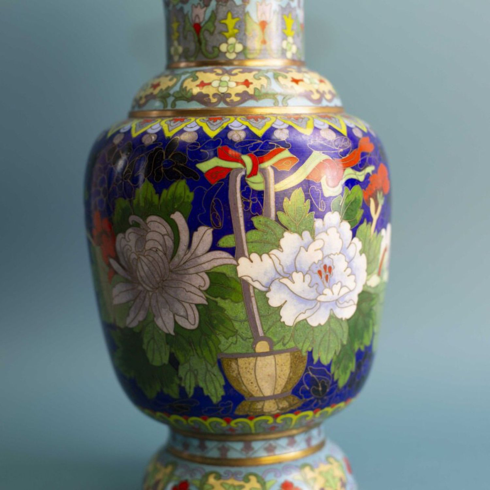 Парные китайские вазы