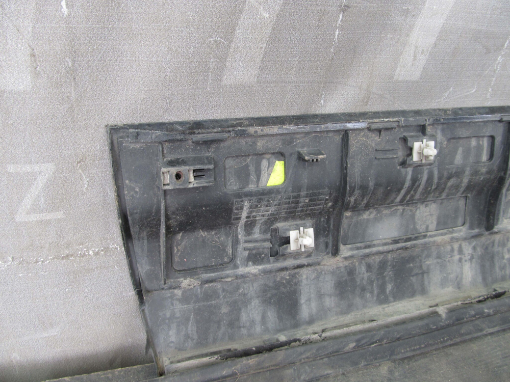 Накладка задней двери правая Porsche Cayenne 2 (958) 10-18 Б/У Оригинал 7p5839788G