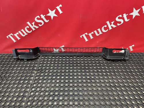 Накладка бампера верхняя 2023г.