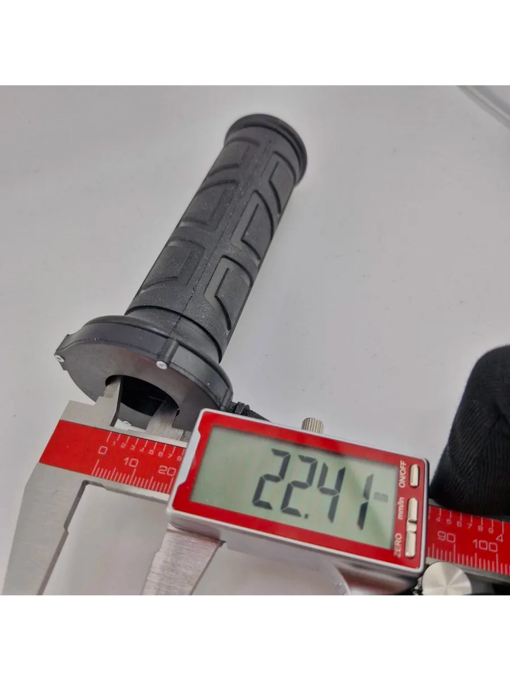 - - Ручки руля с подогревом для мотоцикла