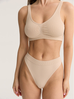 Бесшовный топ с V-образным вырезом