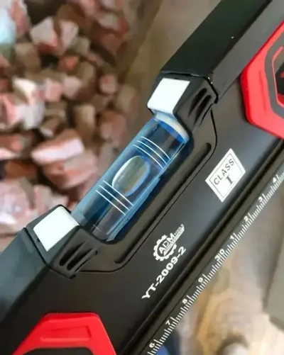 Уровень магнитный 100см, 3 глазка, двуручный, фрезерованный