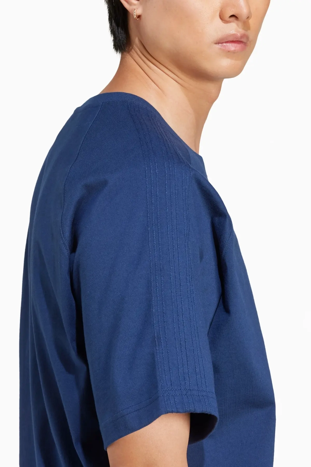 Футболка adidas Premium Essentials - темно-синий