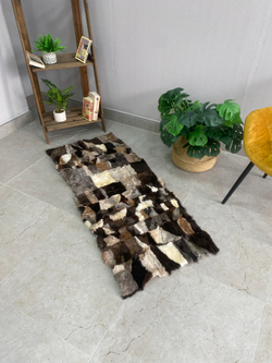 Коврик прикроватный накидка на кресло из кусочков овчины, 160 х 50 см.