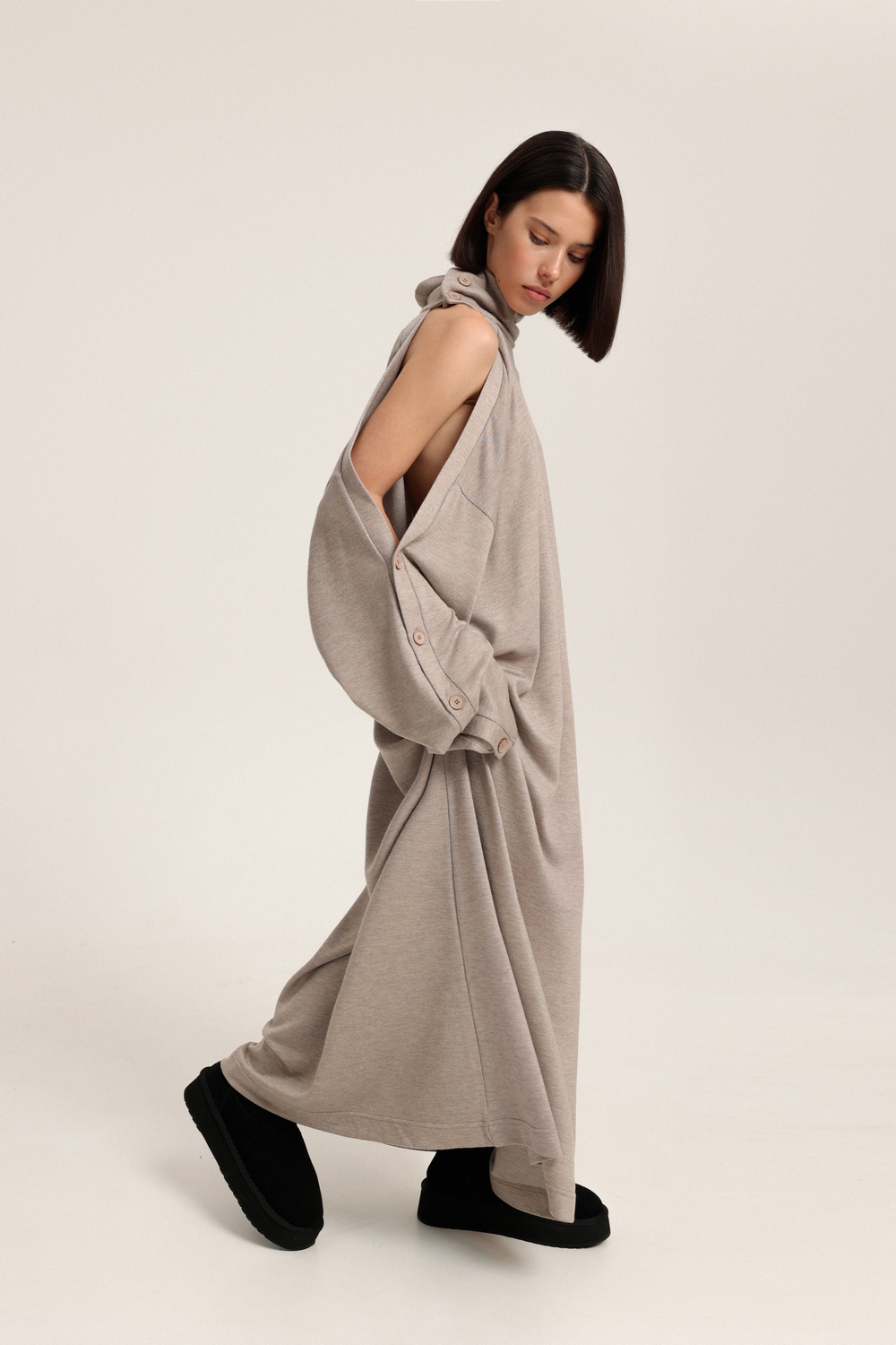 Платье трикотажное на пуговицах