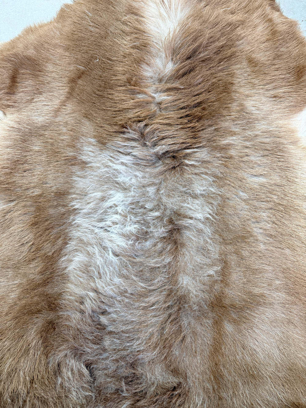 Шкура коврик меховой прикроватный овчина, 120х65 см.