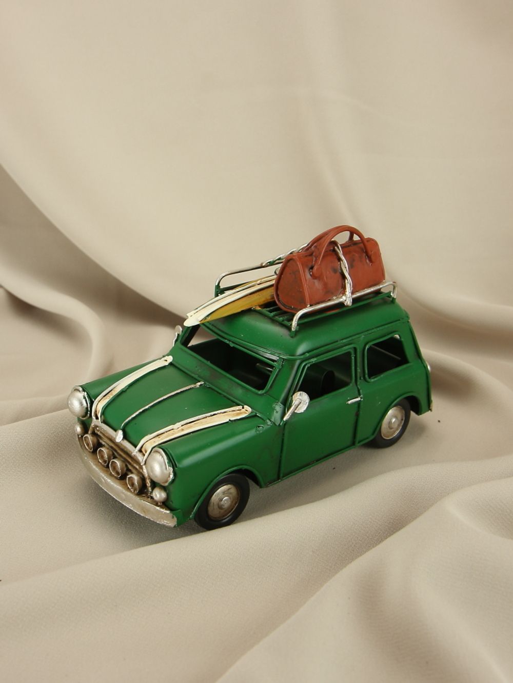 R&D Декоративная модель,Mini 60-е гг. XX в., зеленый с багажником