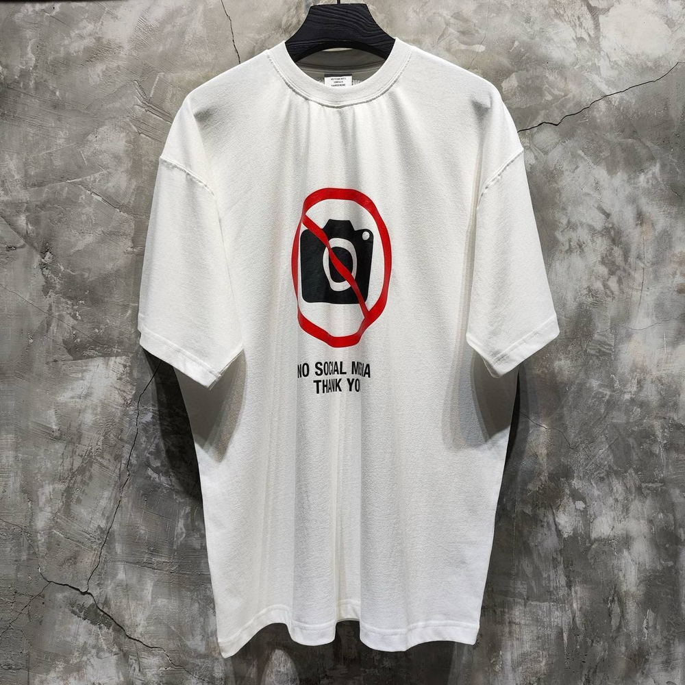 Футболка Vetements