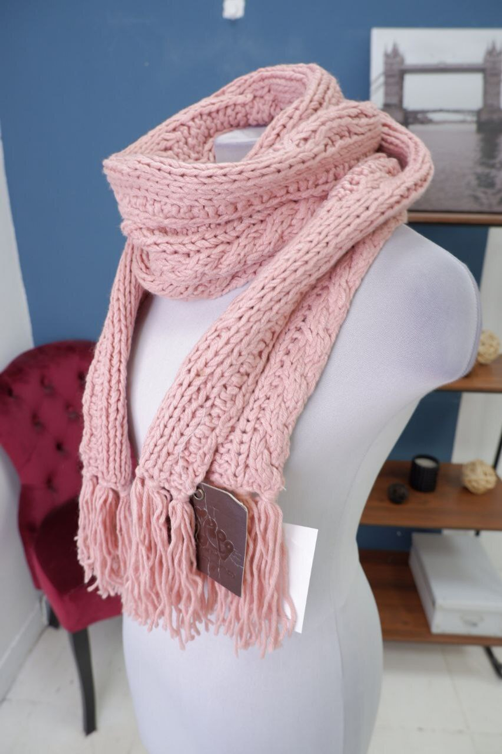 Шарф Fornarina с кисточками, новый