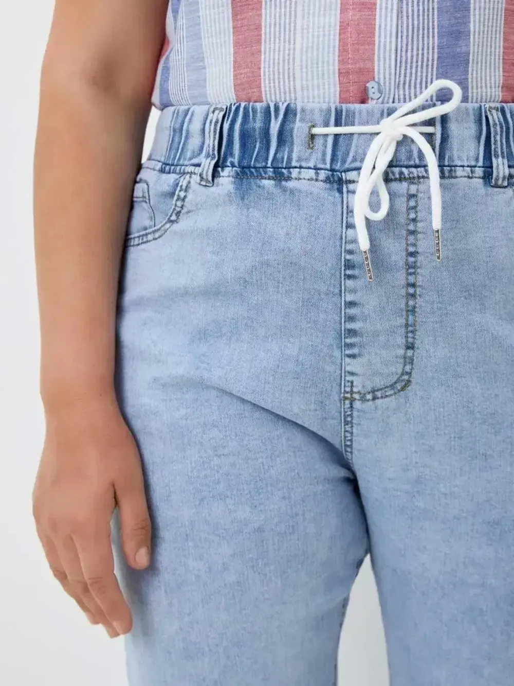 Джинсы на резинке