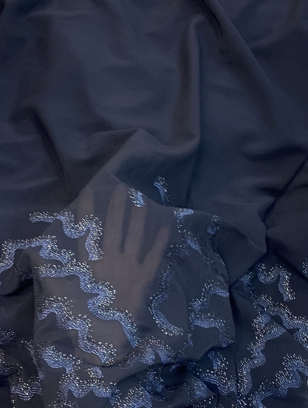 Ткань  натуральный шелк 100%с вышивкой (Италия) ш-120см  цена за 1м