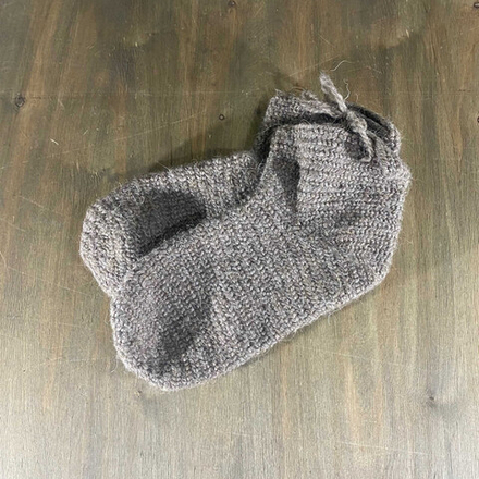 Носки вязаные иглой