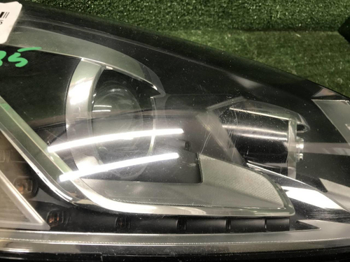 Битая Фара правая VW Passat B7 (2011-2015) ксенон