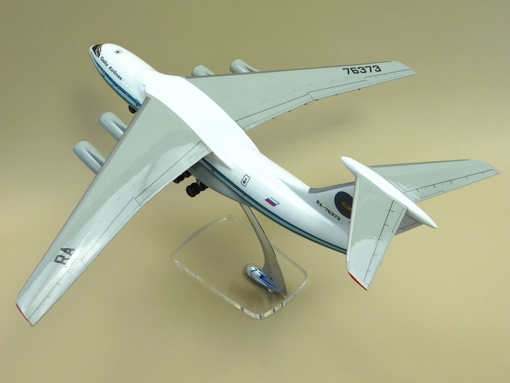 Модель самолета Ил-76ТД (М1:100 Геликс) с шасси