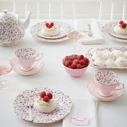 Royal Albert - Тарелка для завтрака Rose Confetti 20 см / артикул   ROSCON25811  / GTIN 652383737099