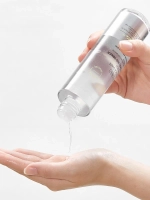 VT Cosmetics Интенсивный отшелушивающий тонер с микроиглами и минеральной водой Reedle Shot Synergy Sparkling Toner 150 мл