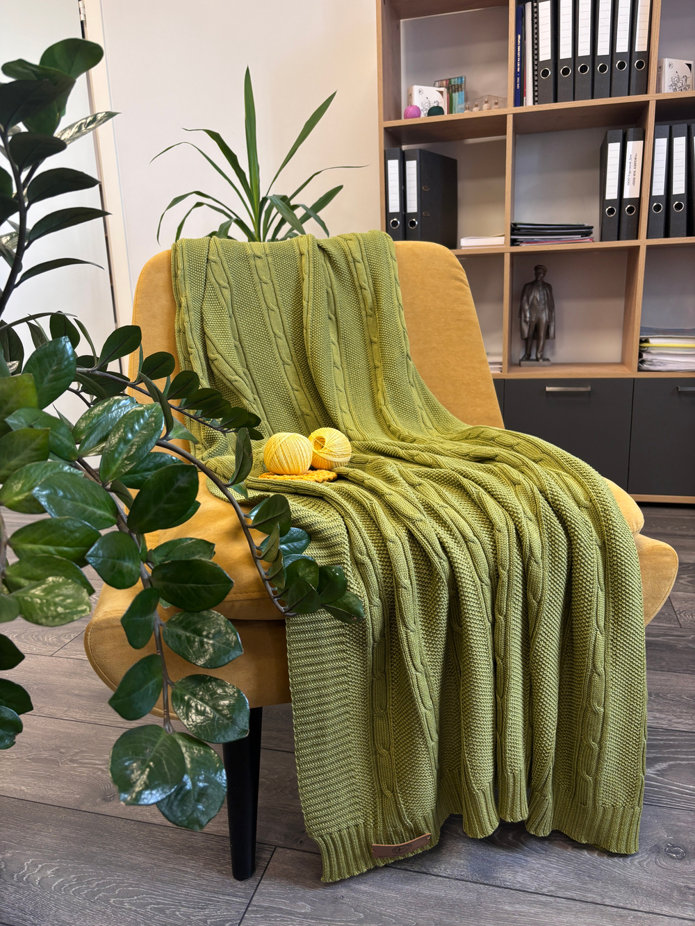 Вязаный плед "Косы" 110х170см (оливковый)