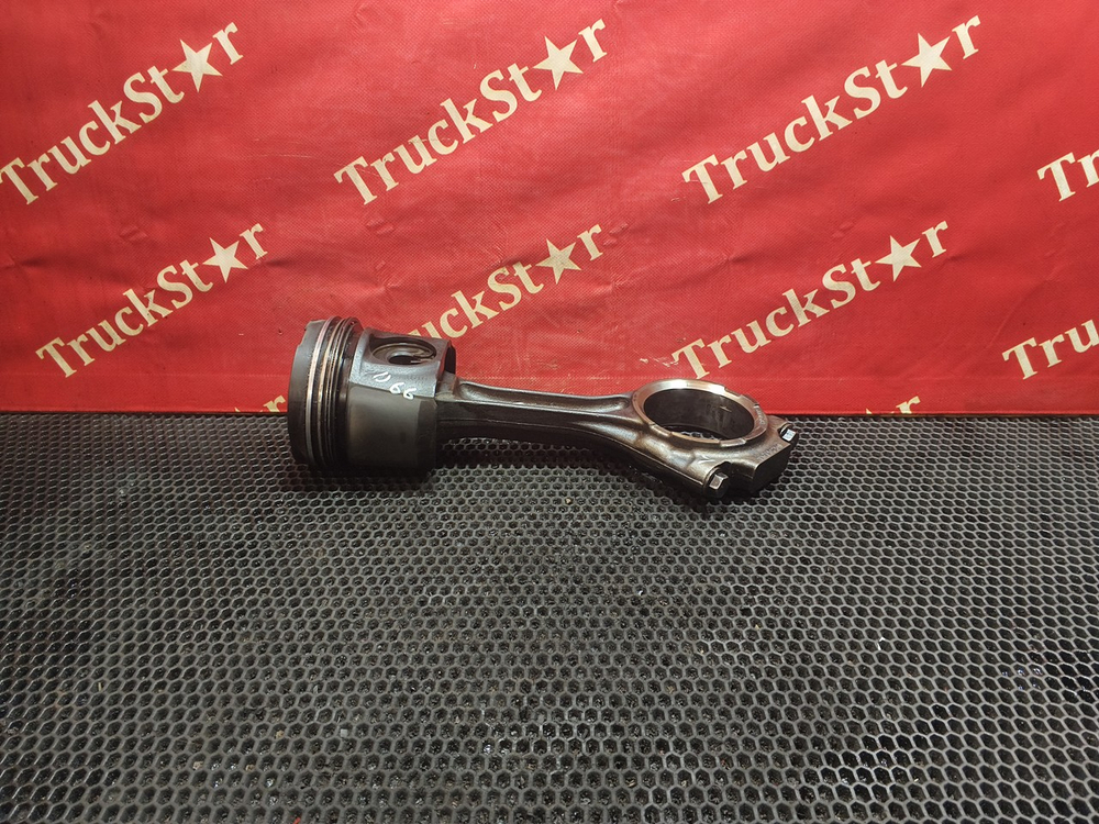 Поршень с шатуном