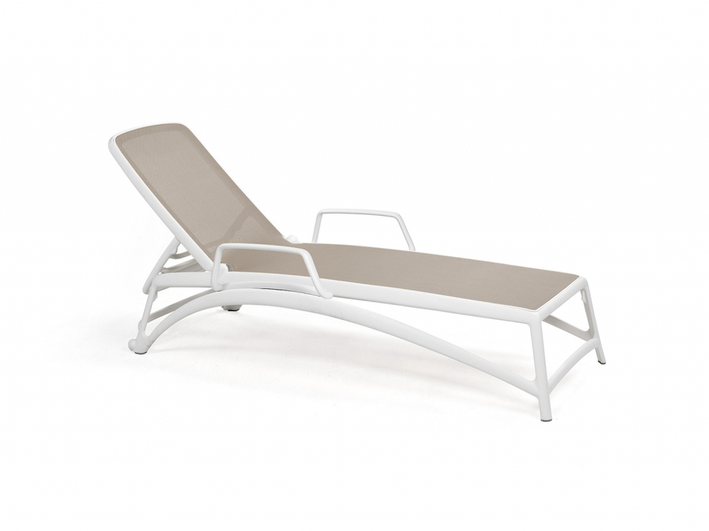 Шезлонг-лежак пластиковый Atlantico