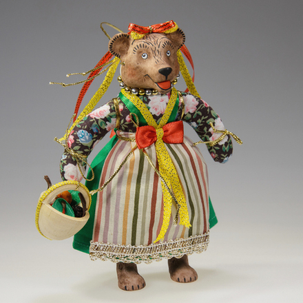 Ёлочная игрушка Медведица "Маша" с корзинкой