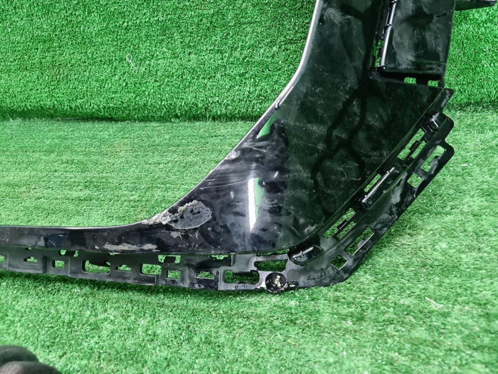 Накладка решетки радиатора Audi Q8 (2018-2023)