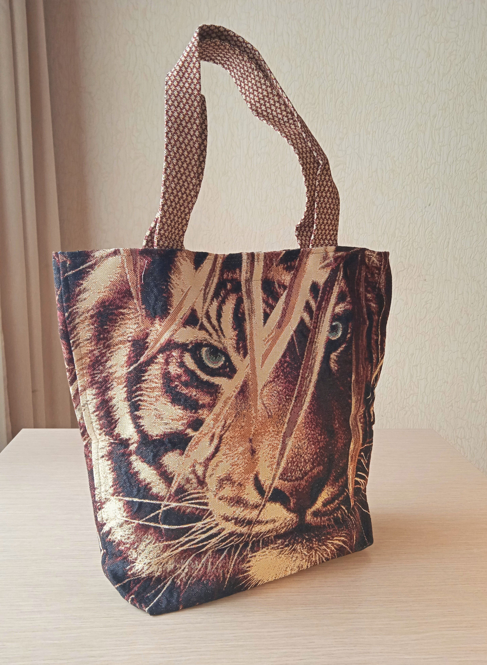 Гобеленовая сумка Тигр (39х39х12)