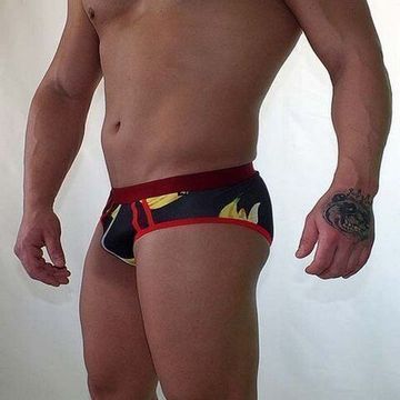 Мужские трусы брифы черные с принтом с красной окантовкой Van Baam