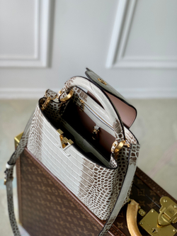 Louis Vuitton Capucines BB