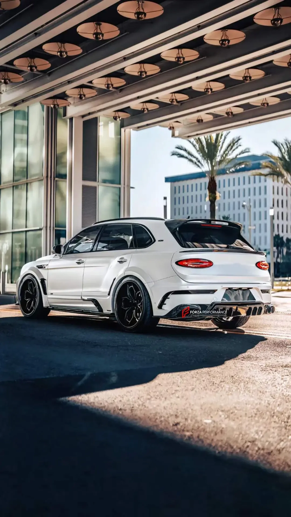 Широчайший карбоновый обвес для Bentley Bentayga W12 2020+ Бентли Бентайга