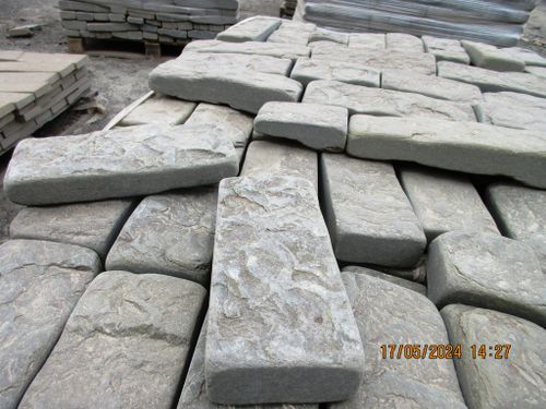 Paving stone sandstone sawn-rounded Pine /m2