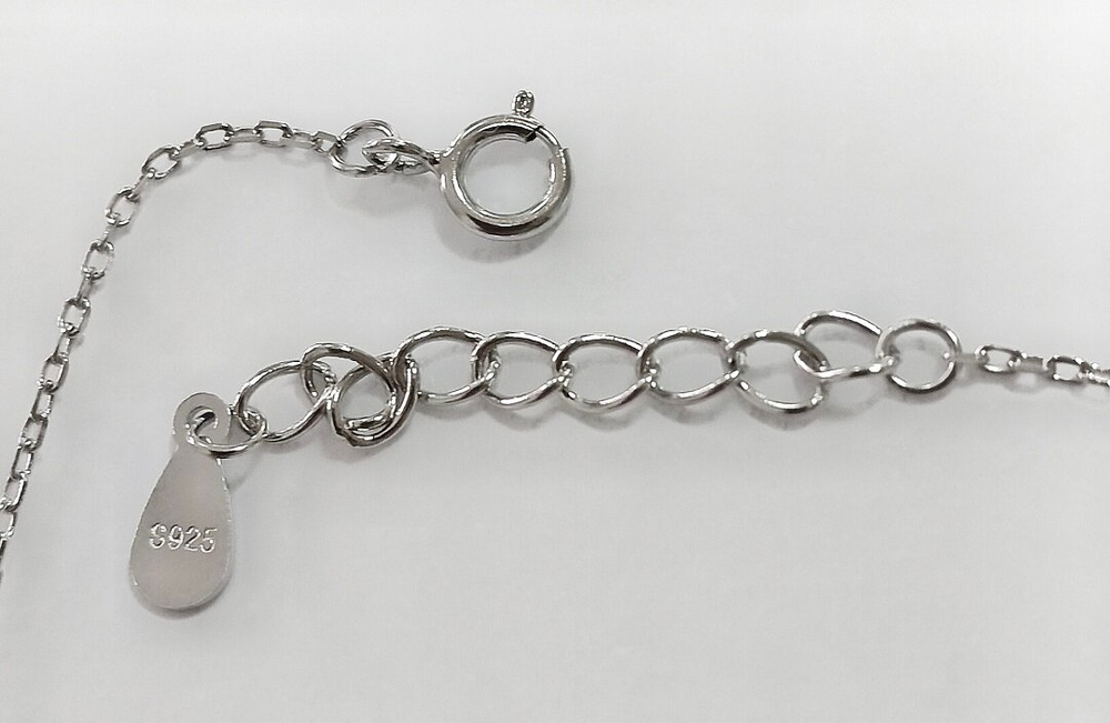 Ювелирный браслет из серебра с подвеской