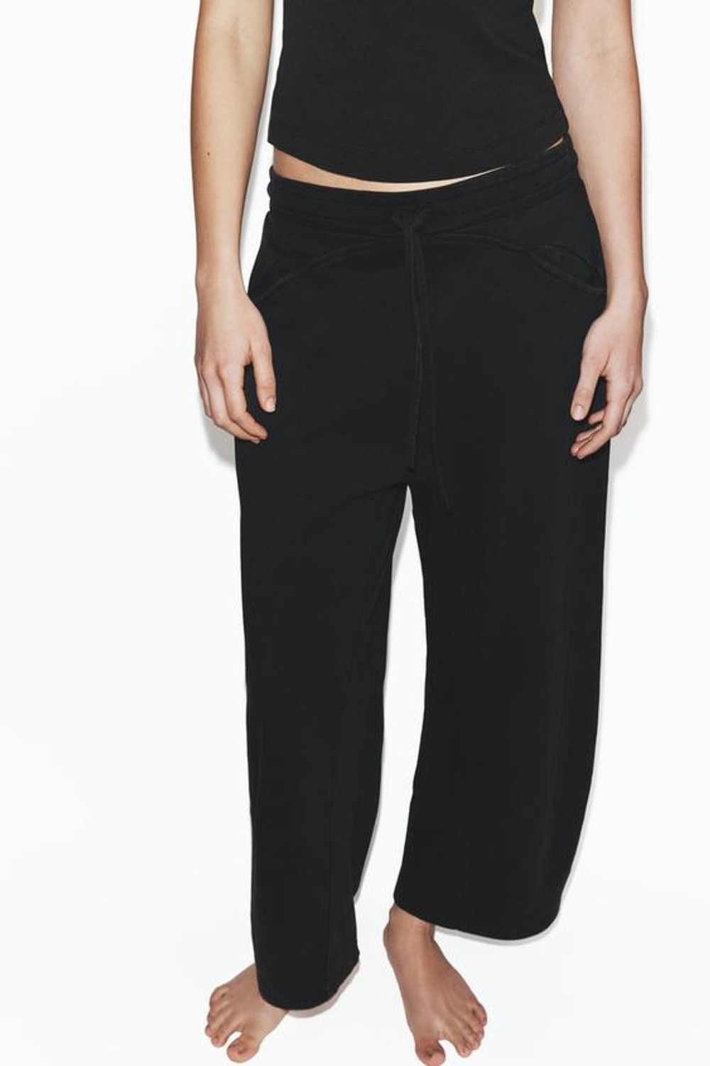 ZARA БРЮКИ ИЗ МЯГКОЙ ТКАНИ С ЭФФЕКТОМ ПОТЕРТОСТИ, АНТРАЦИТОВО-СЕРЫЙ