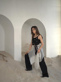 Топ из 100% шелка с барочным жемчугом