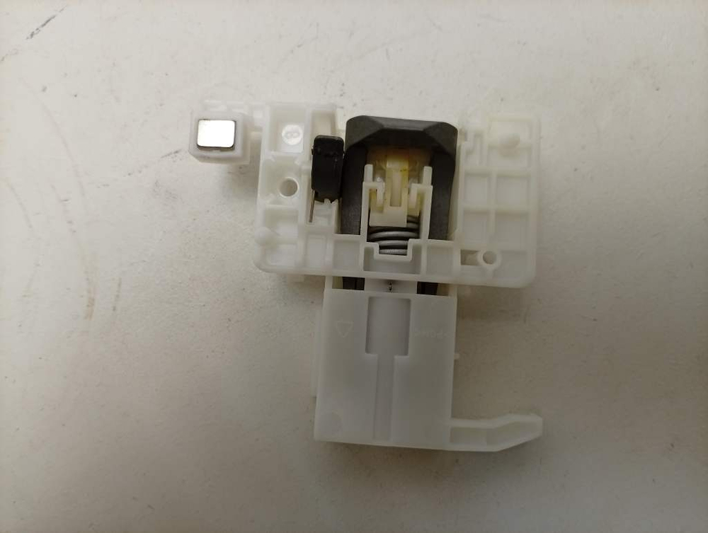 SMS40D02RU/09 ктп3 Замок для посудомоечных машин Siemens Bosch Neff б/у