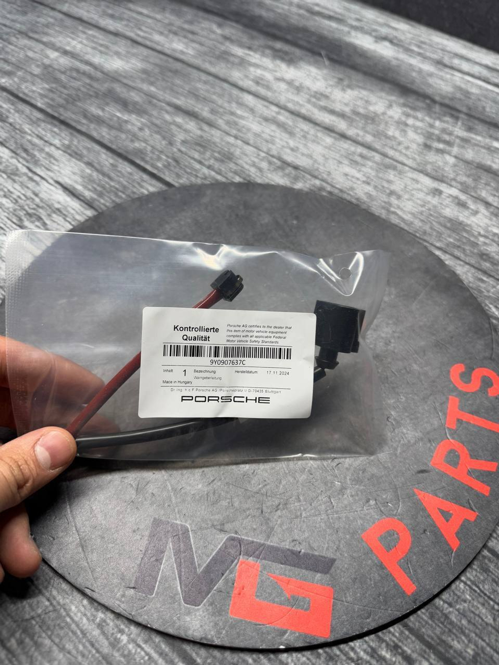 Датчик износа колодок PORSCHE 9Y0907637C